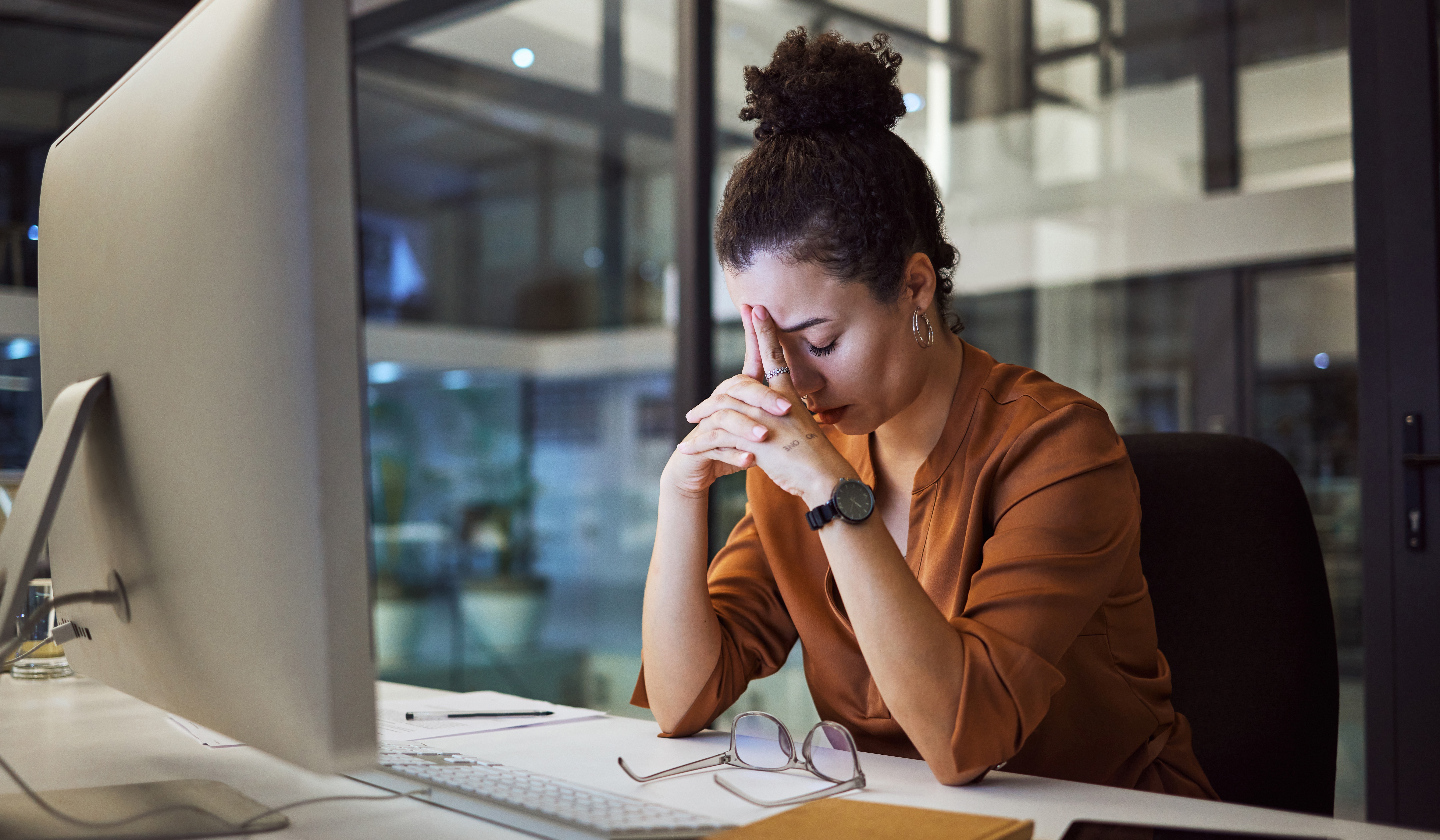 woman frustrated by stalled ai projects